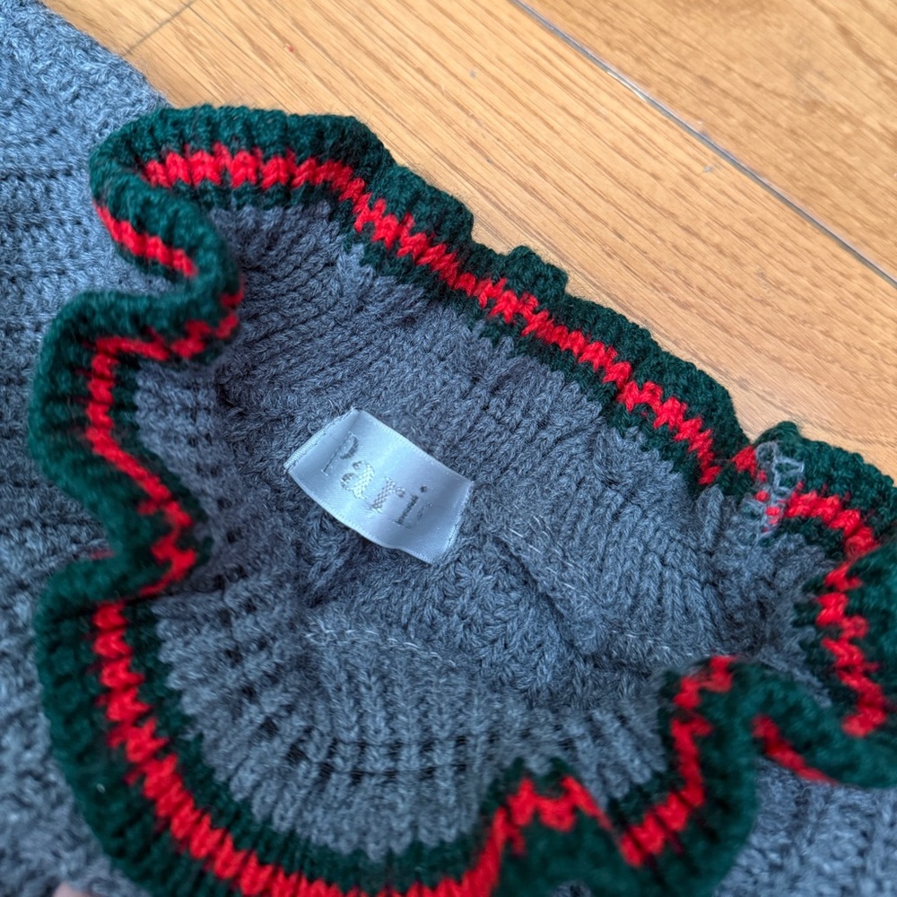 Rebellious Fashion Gray And Red Knit Crop Top View 3